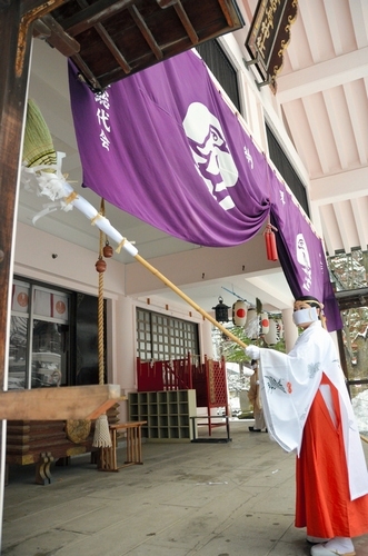 青森 善知鳥神社ですす払い 緋袴白書 備忘録