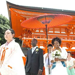 下鴨神社で外国人が結婚式 緋袴白書 備忘録