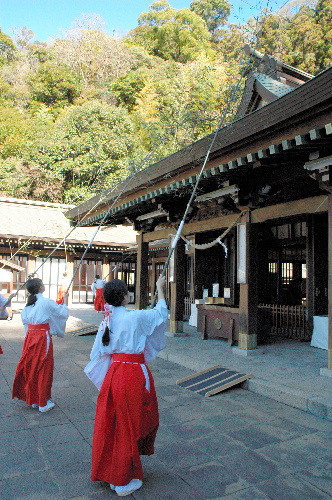 鹿児島 県護国神社ですす払い 緋袴白書 備忘録